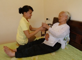 Top 6 Dịch vụ chăm sóc người già tại nhà uy tín nhất ở TP.HCM